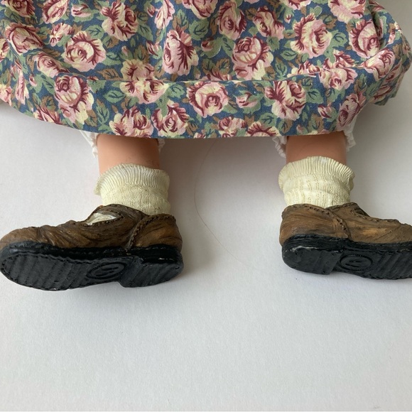 Boyd`s Dolls Yesterday's Child Porcelain Girl Doll Michelle 16" - Picture 4 of 7